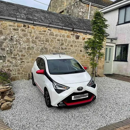 Gorgeous For Couples & Small Families Saint Columb Minor